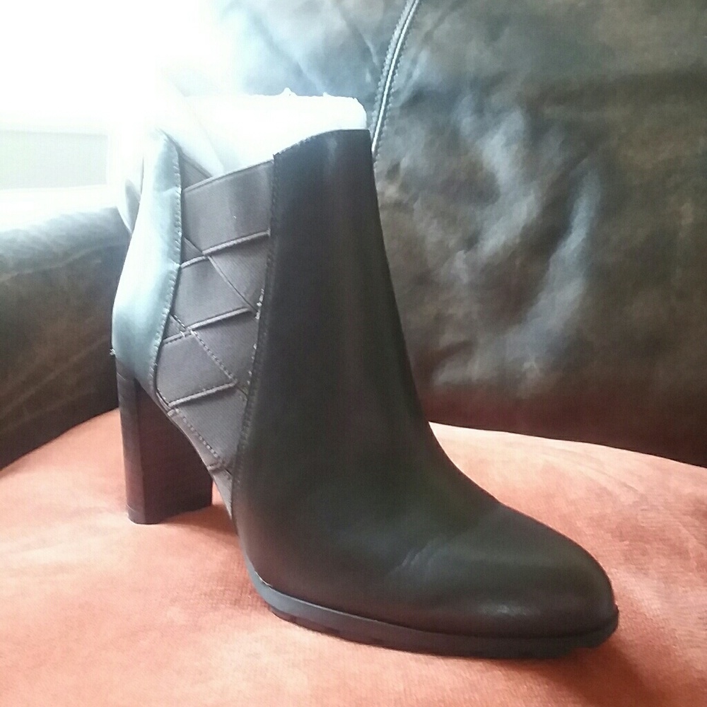 Adrienne Vittadini Chocolate booties!